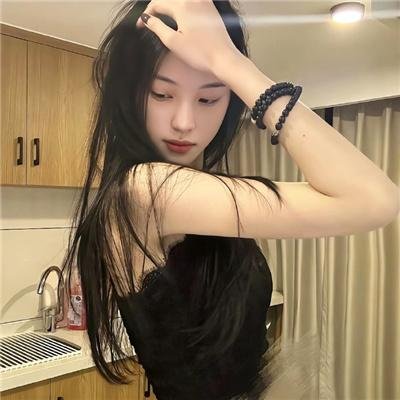 美女荒野逃亡